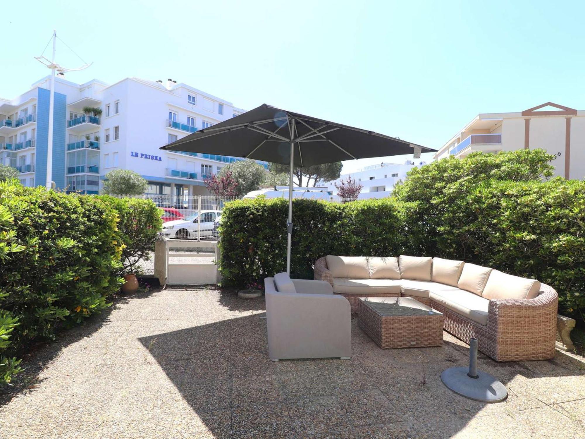 3 Pieces Climatise Avec Terrasse, Parking Prive, A 100M De La Plage, 7 Couchages - Fr-1-307-148 Le Grau-du-Roi Exterior photo